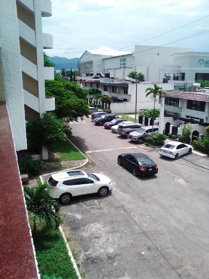 Nice Oakwood Constant Spring Rd Apt Leilighet Kingston Eksteriør bilde